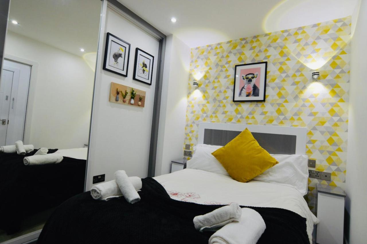 Executive Central Self Contained Flat By Cozynest Reading Exterior photo