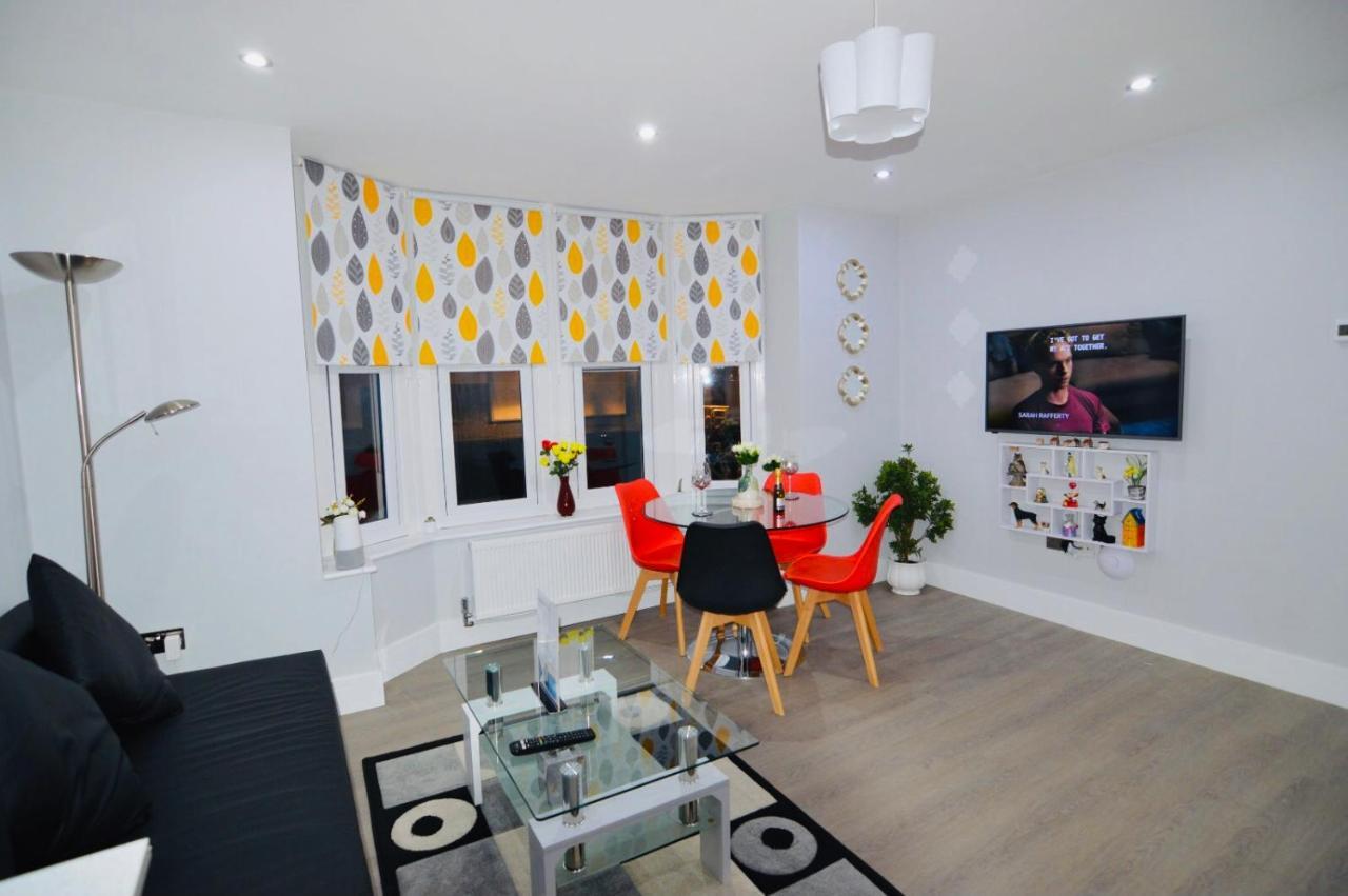 Executive Central Self Contained Flat By Cozynest Reading Exterior photo