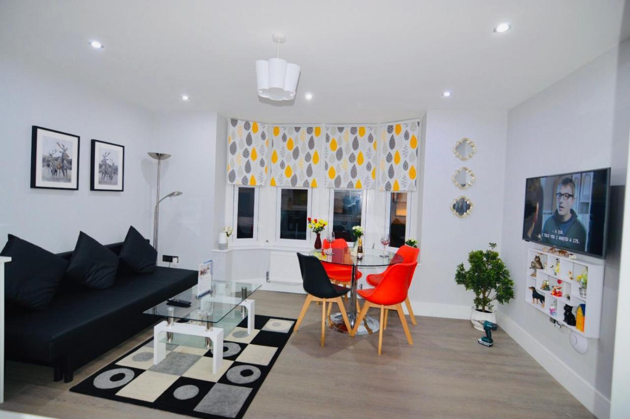 Executive Central Self Contained Flat By Cozynest Reading Exterior photo