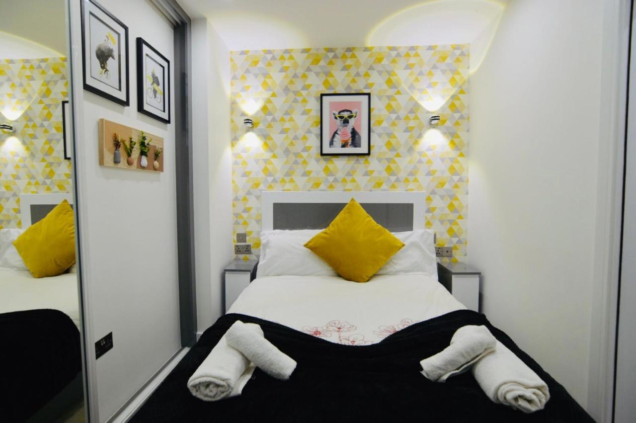 Executive Central Self Contained Flat By Cozynest Reading Exterior photo